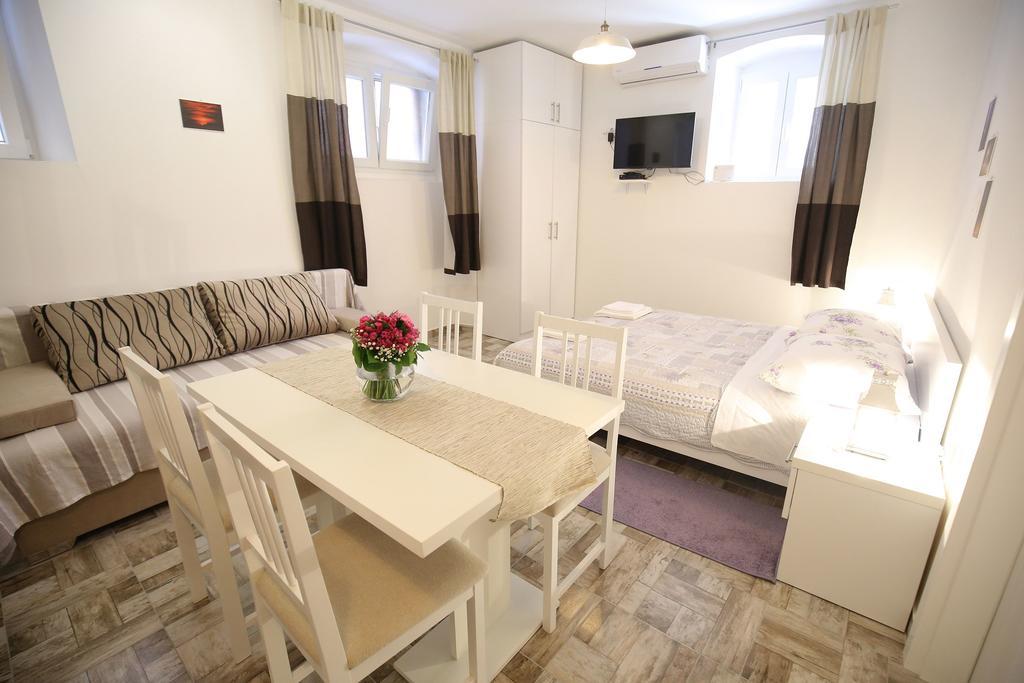 Studio Apartment Laura Ζαντάρ Εξωτερικό φωτογραφία