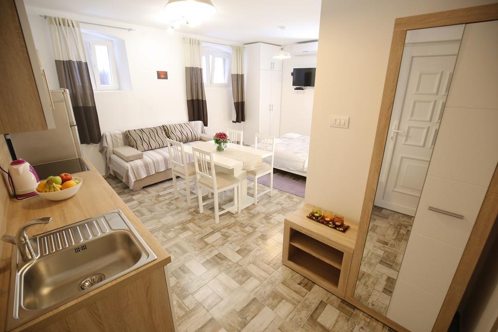 Studio Apartment Laura Ζαντάρ Εξωτερικό φωτογραφία