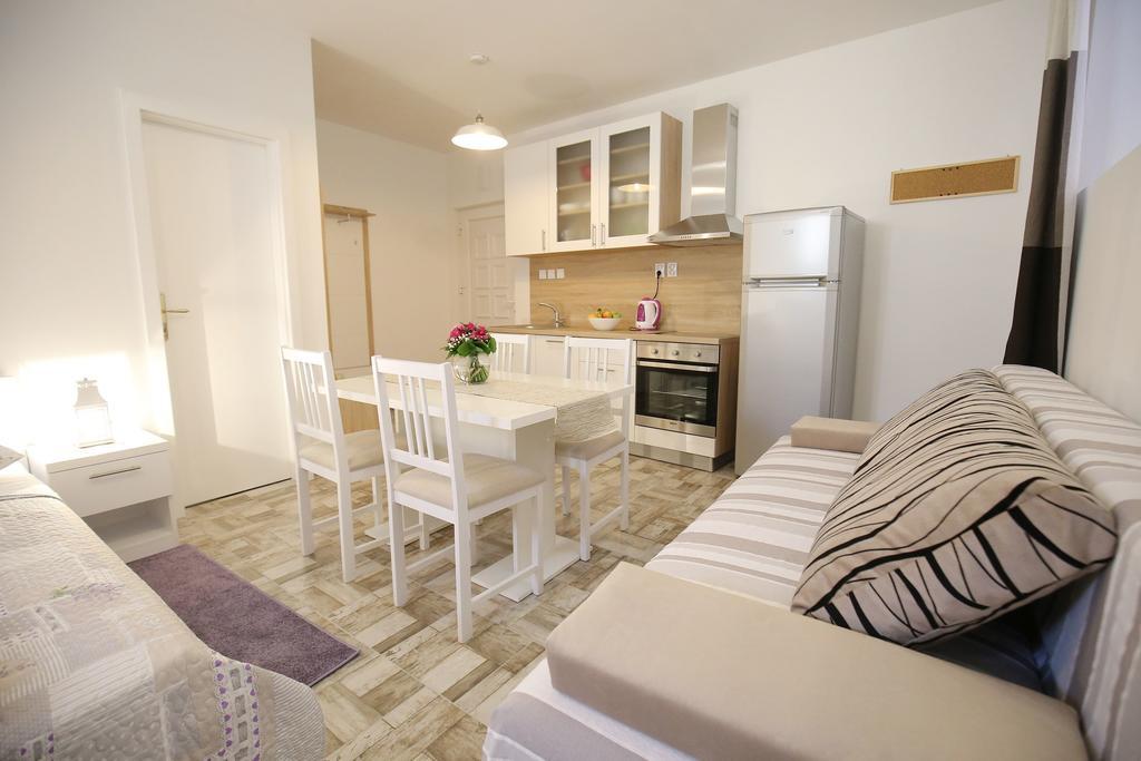 Studio Apartment Laura Ζαντάρ Εξωτερικό φωτογραφία